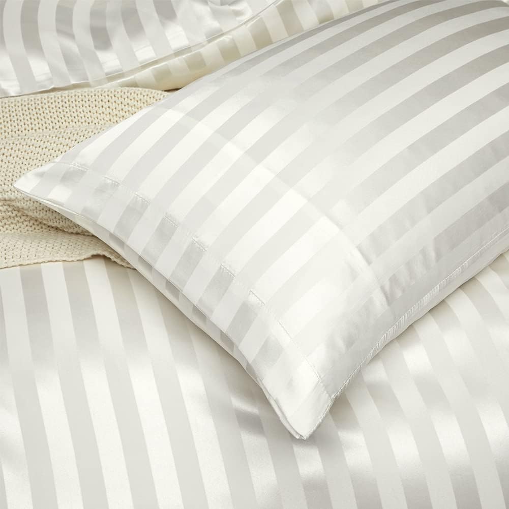 Satin stripe bedding set with duvet cover and two pillowcases silk-like texture