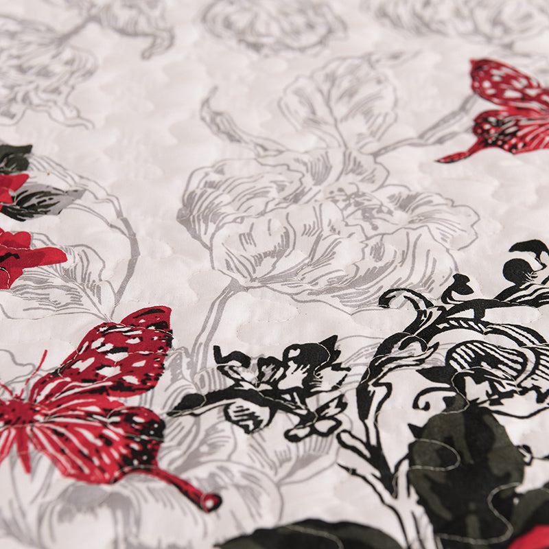 Red floral quilt bedspread set with reversible rose pattern for Queen and King beds