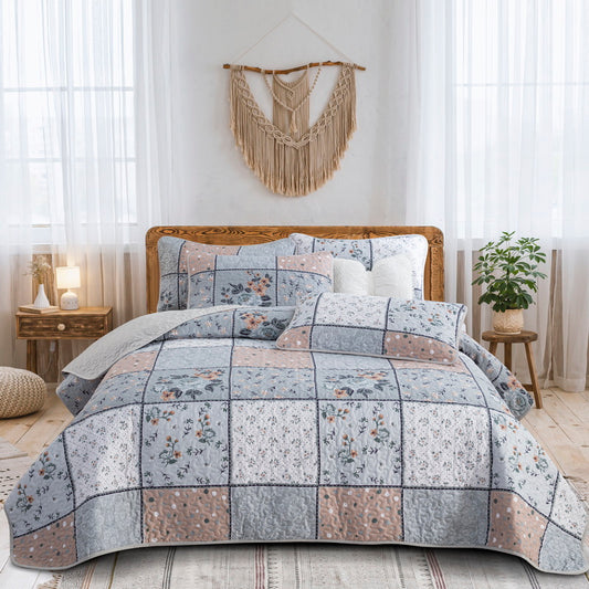 Floral quilt bedspread set with reversible printed pattern for Queen and King beds