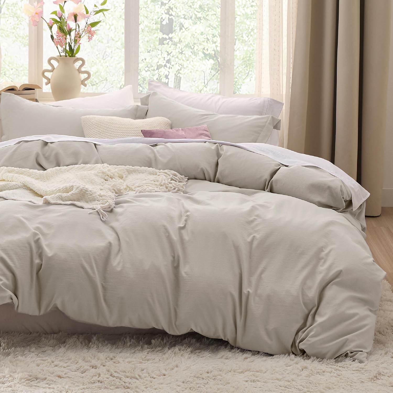 Double elastic bed skirt with 15 inch drop and elegant ruffle design